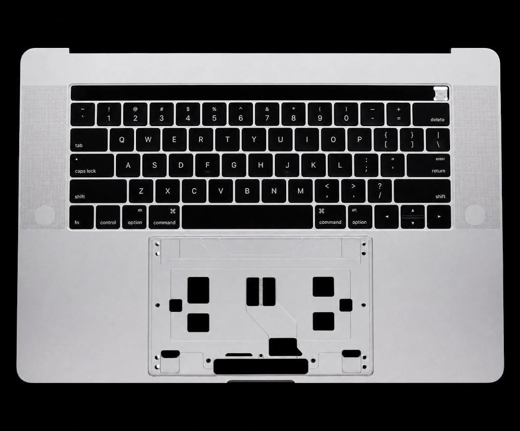 Wymiana Top Case- Klawiatura MacBook Pro 16″ 3x Thunderbolt M4 Max (2024) A3403 - obrazek 1